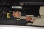 Aishwarya Rai Bachchan returns from Chicago - Big b comes to receive in Mumbai Airport on 5th Oct 2012 (31).JPG